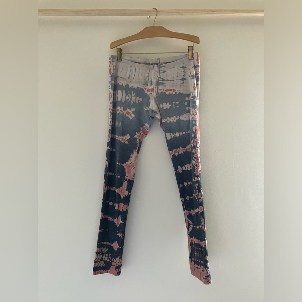Hard Tail Tie-Dye Leggings in Pink & grey size medium